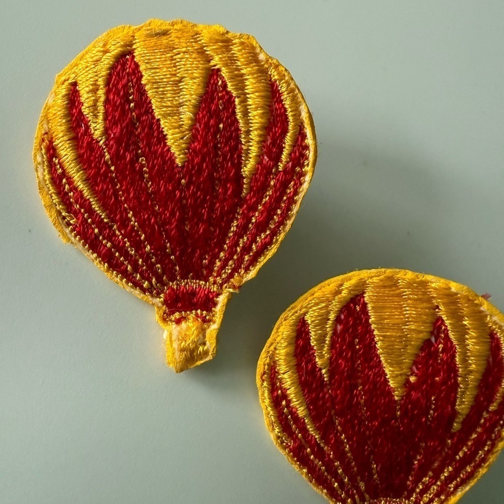 Vintage Hot Air Balloon Appliqué Earrings - Picture 2 of 4